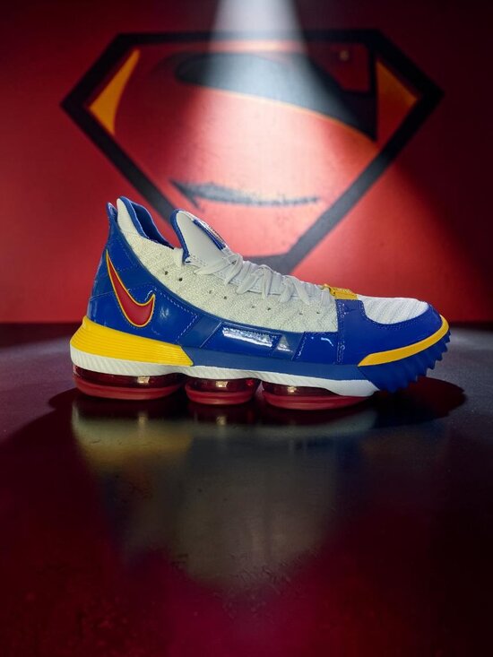 Nike LeBron 16 SuperBron 2018 Mens Basketball Shoes Size 11.5 Worn 2X CD2451 100 main image 11